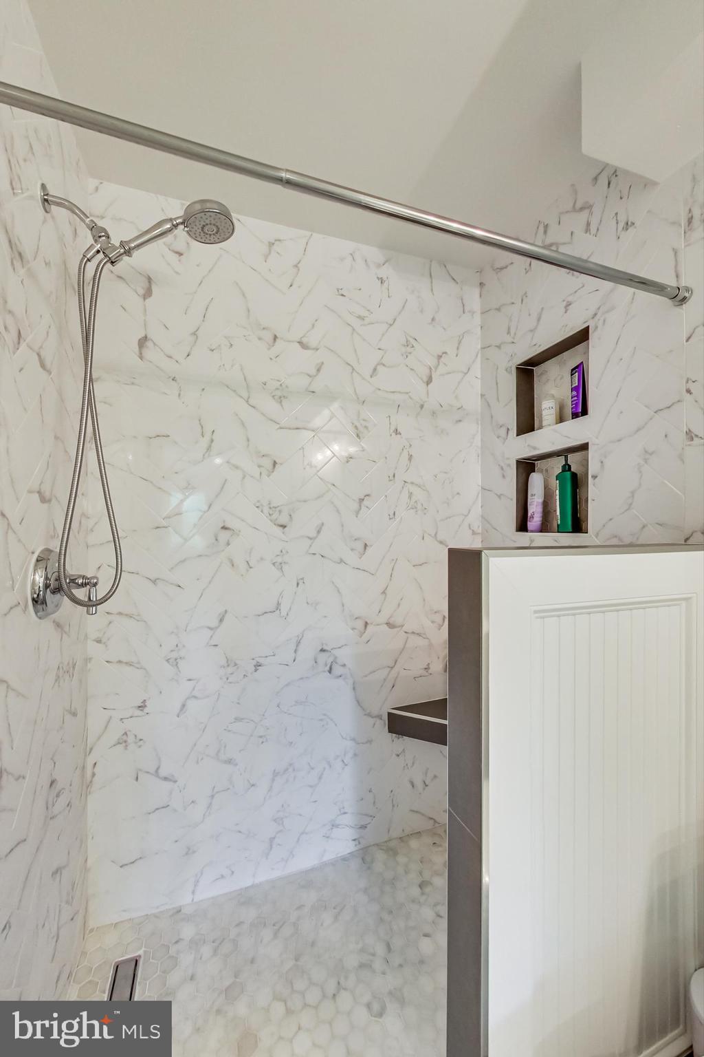 GABLES OF TUCKERMAN - Residential Lease