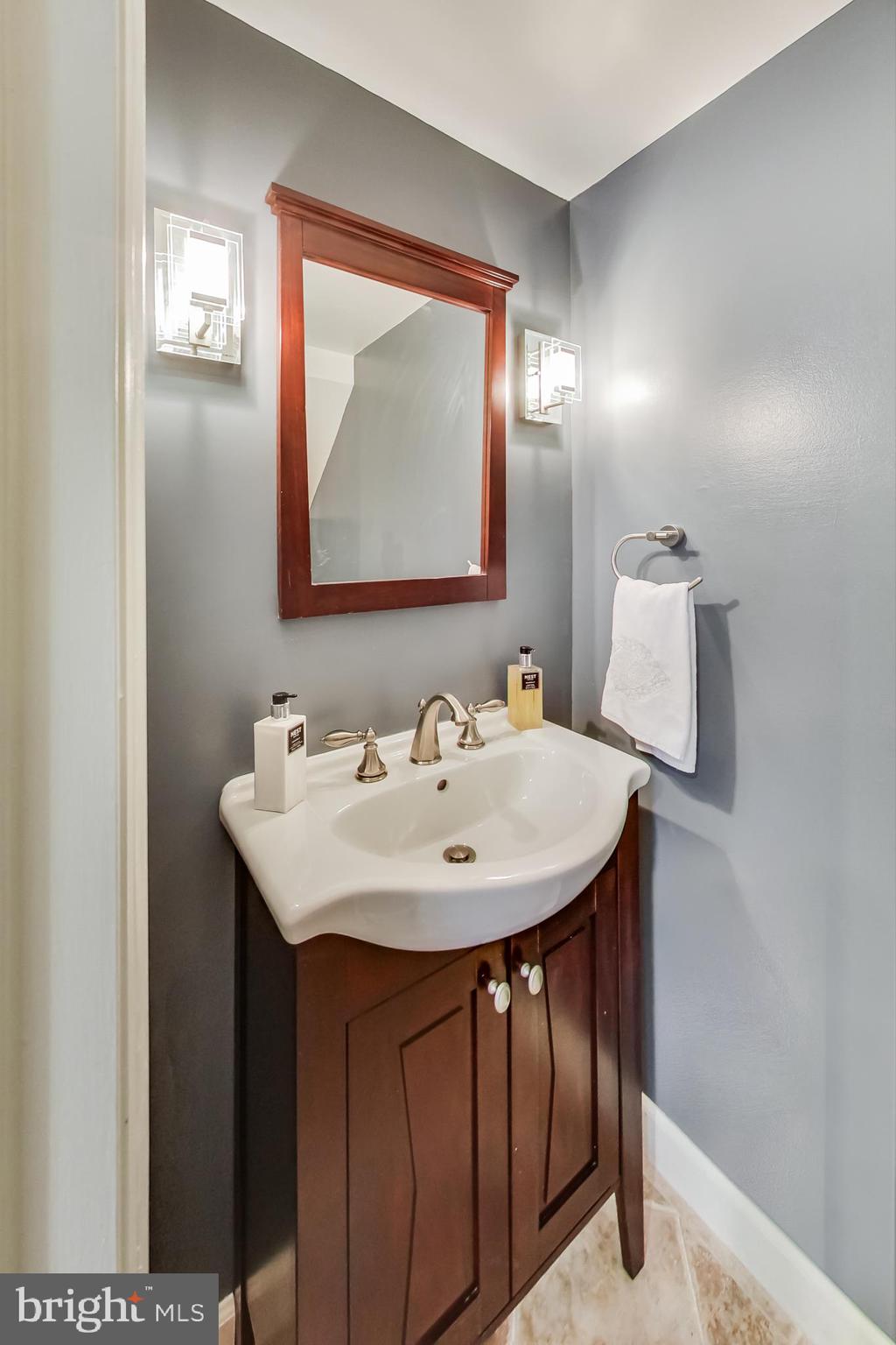 GABLES OF TUCKERMAN - Residential Lease