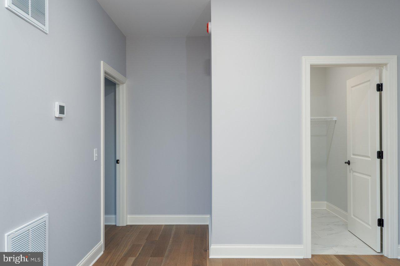 FAIRWAY MANOR - Residential