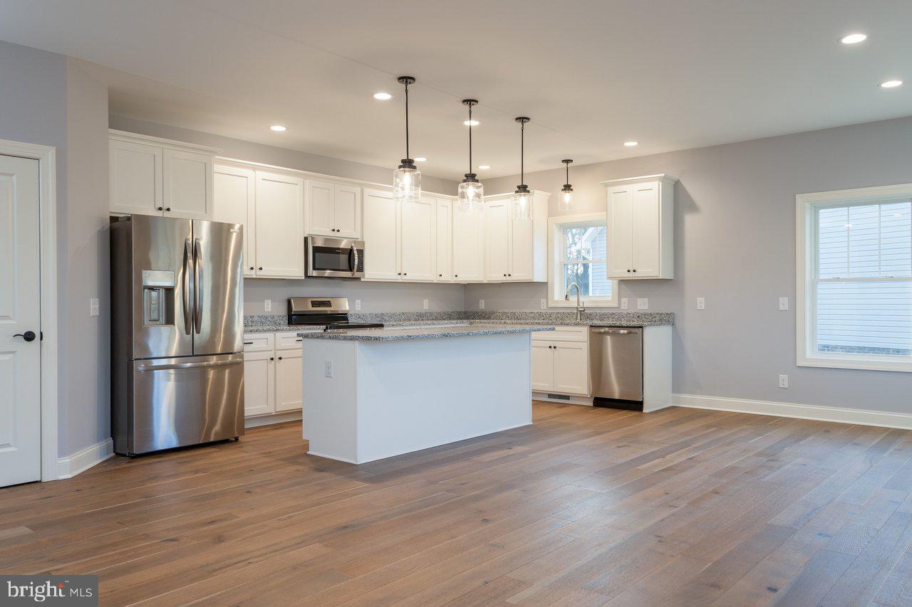 FAIRWAY MANOR - Residential