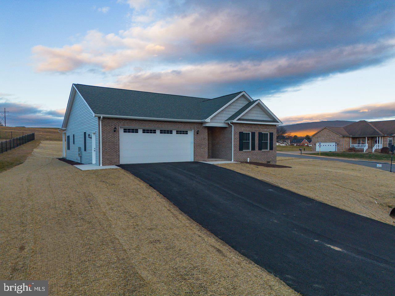 FAIRWAY MANOR - Residential