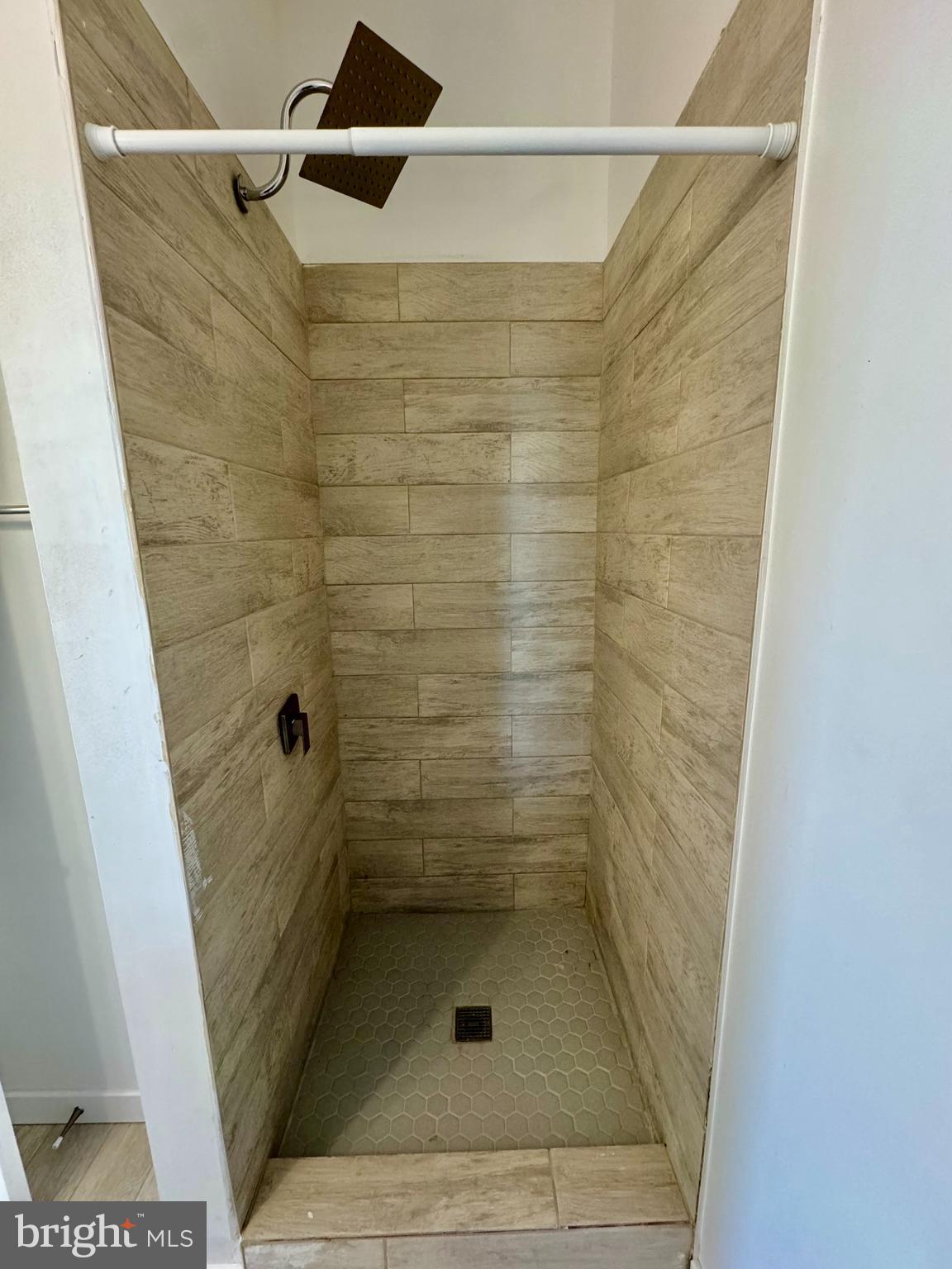 TEMPLE UNIVERSITY - Residential Lease