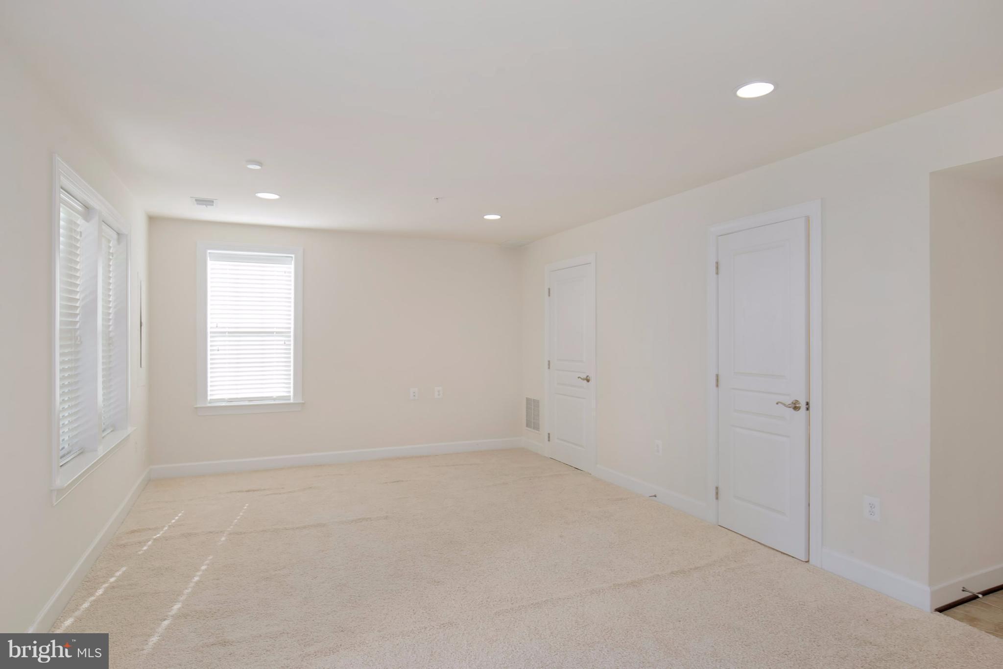 JAGUAR/YORKTOWN - Residential