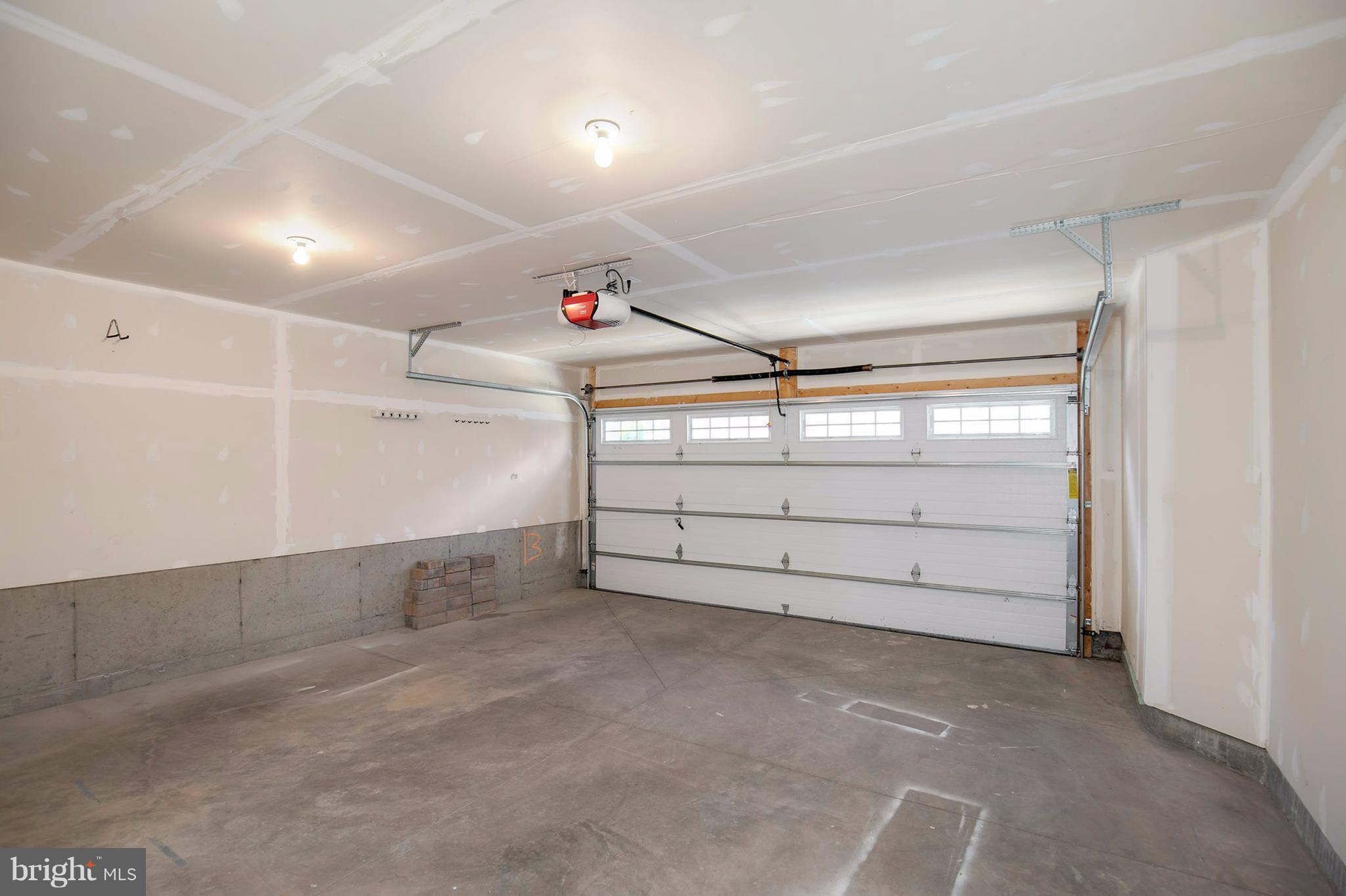 JAGUAR/YORKTOWN - Residential