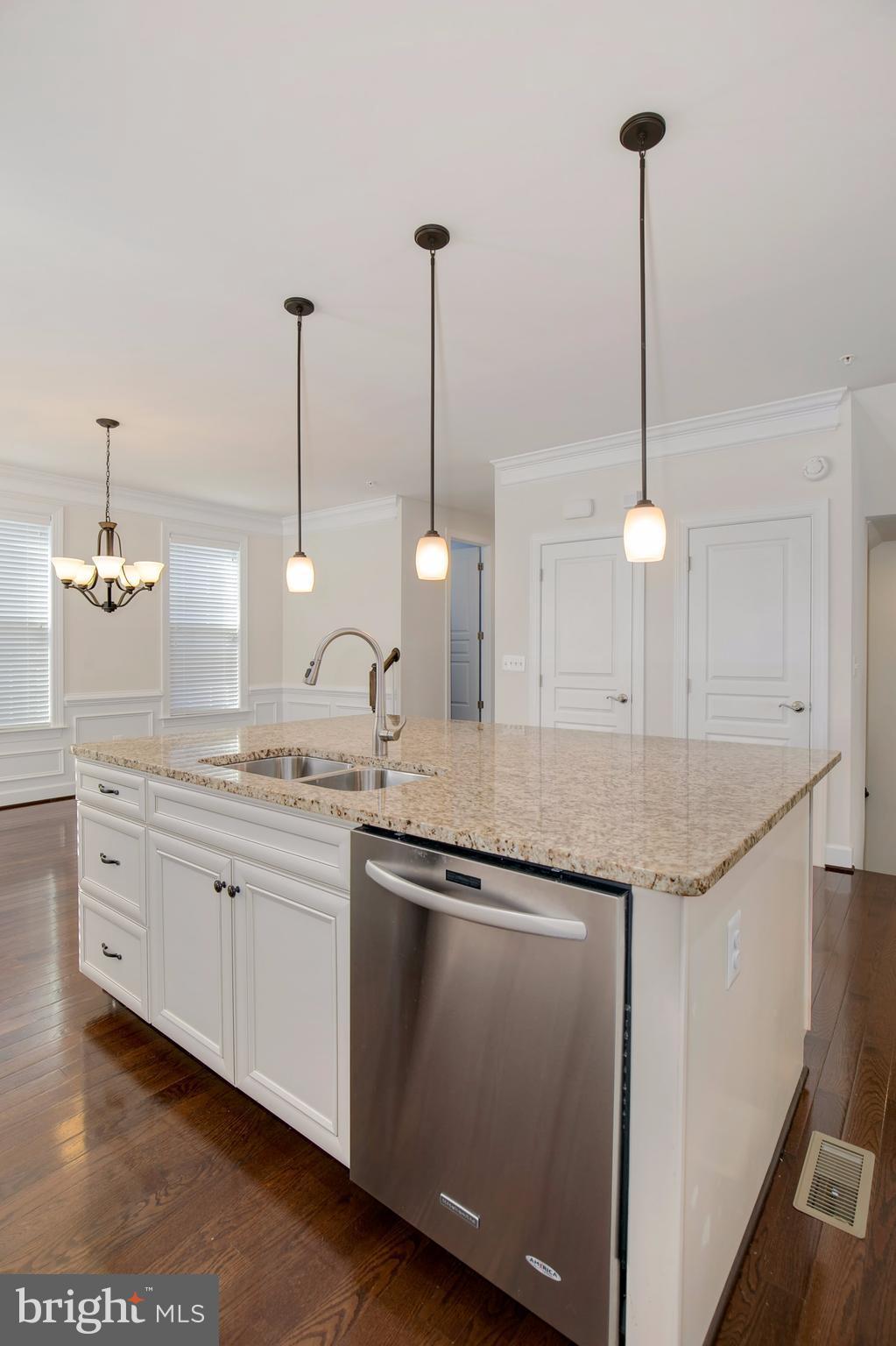 JAGUAR/YORKTOWN - Residential