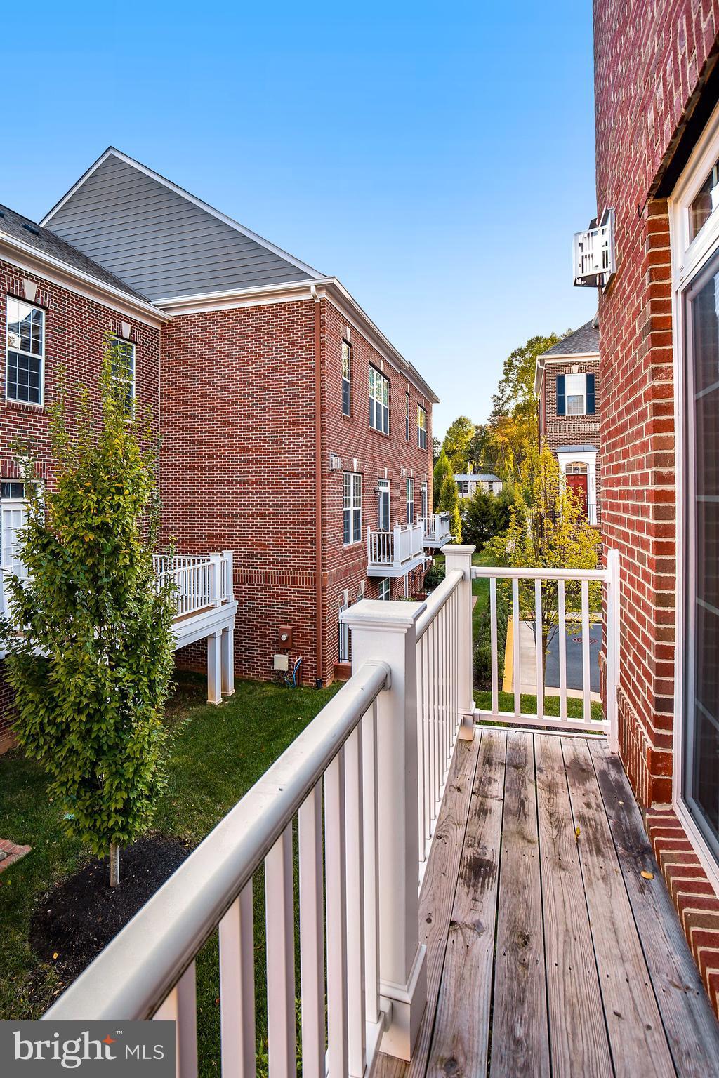 JAGUAR/YORKTOWN - Residential