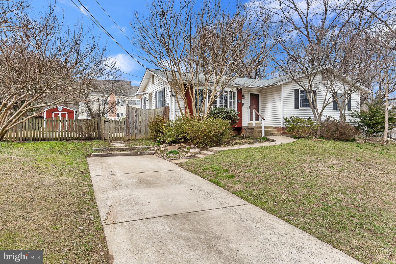 VIENNA WOODS - Residential Lease