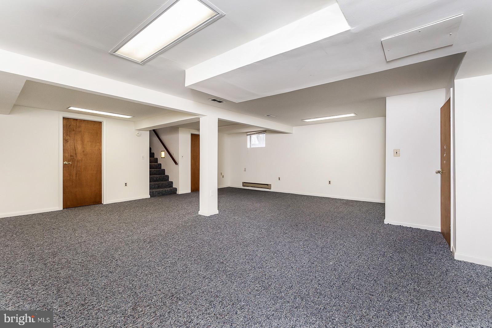 VIENNA WOODS - Residential Lease