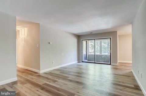 527 FLORIDA AVENUE 104 HERNDON VA 20170