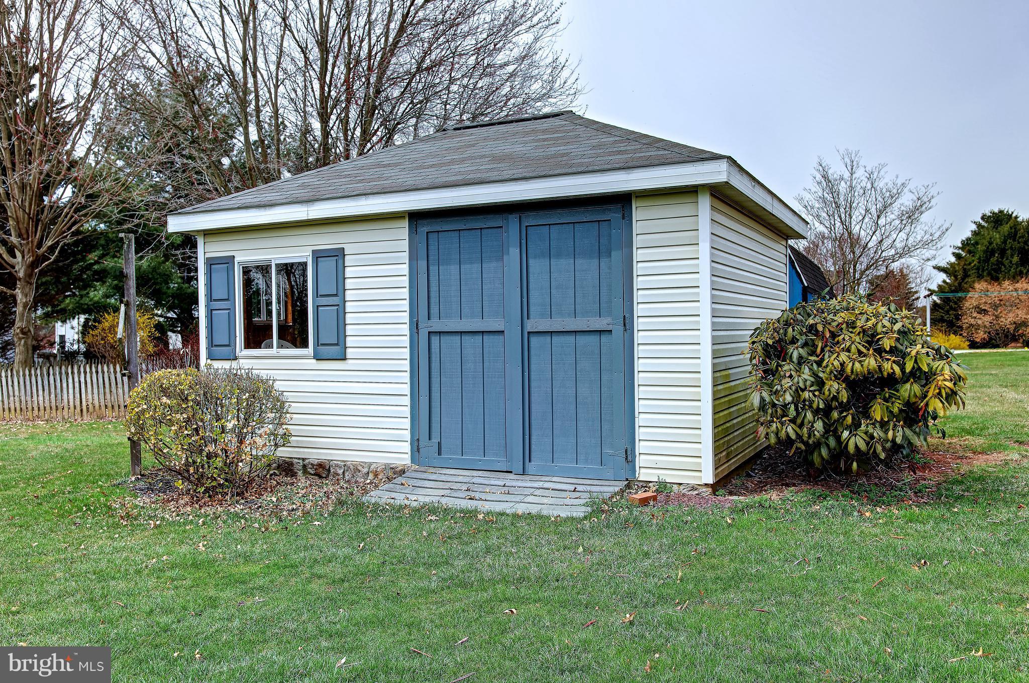 DEVLIN SQUARE - Residential