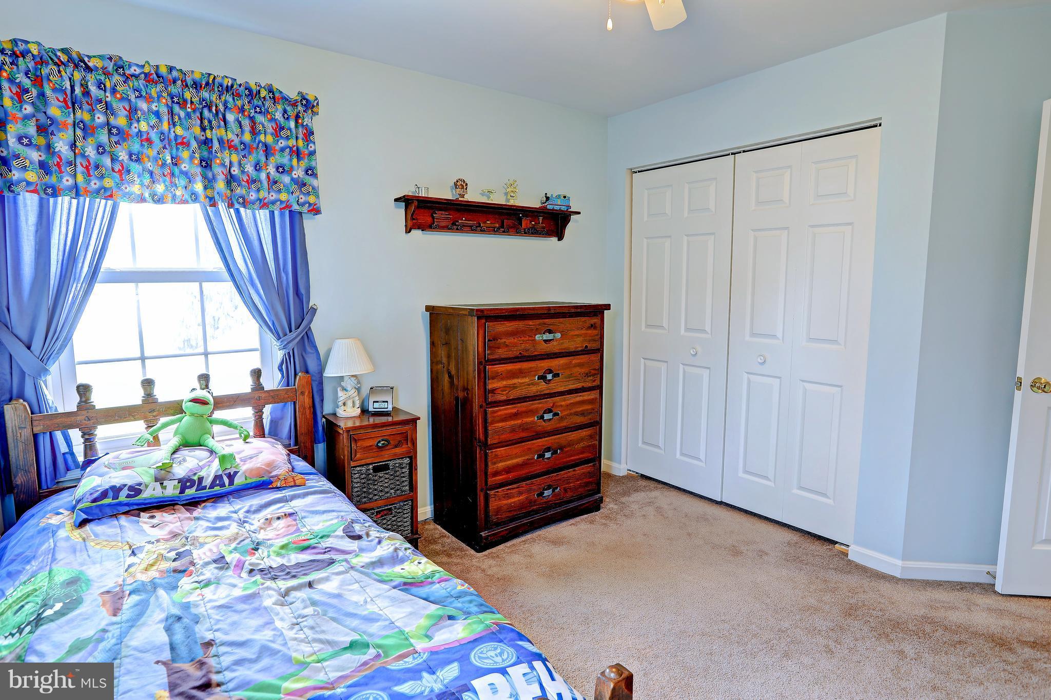 DEVLIN SQUARE - Residential