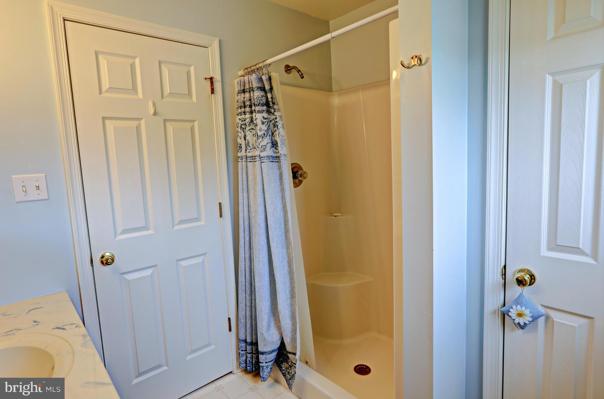 DEVLIN SQUARE - Residential