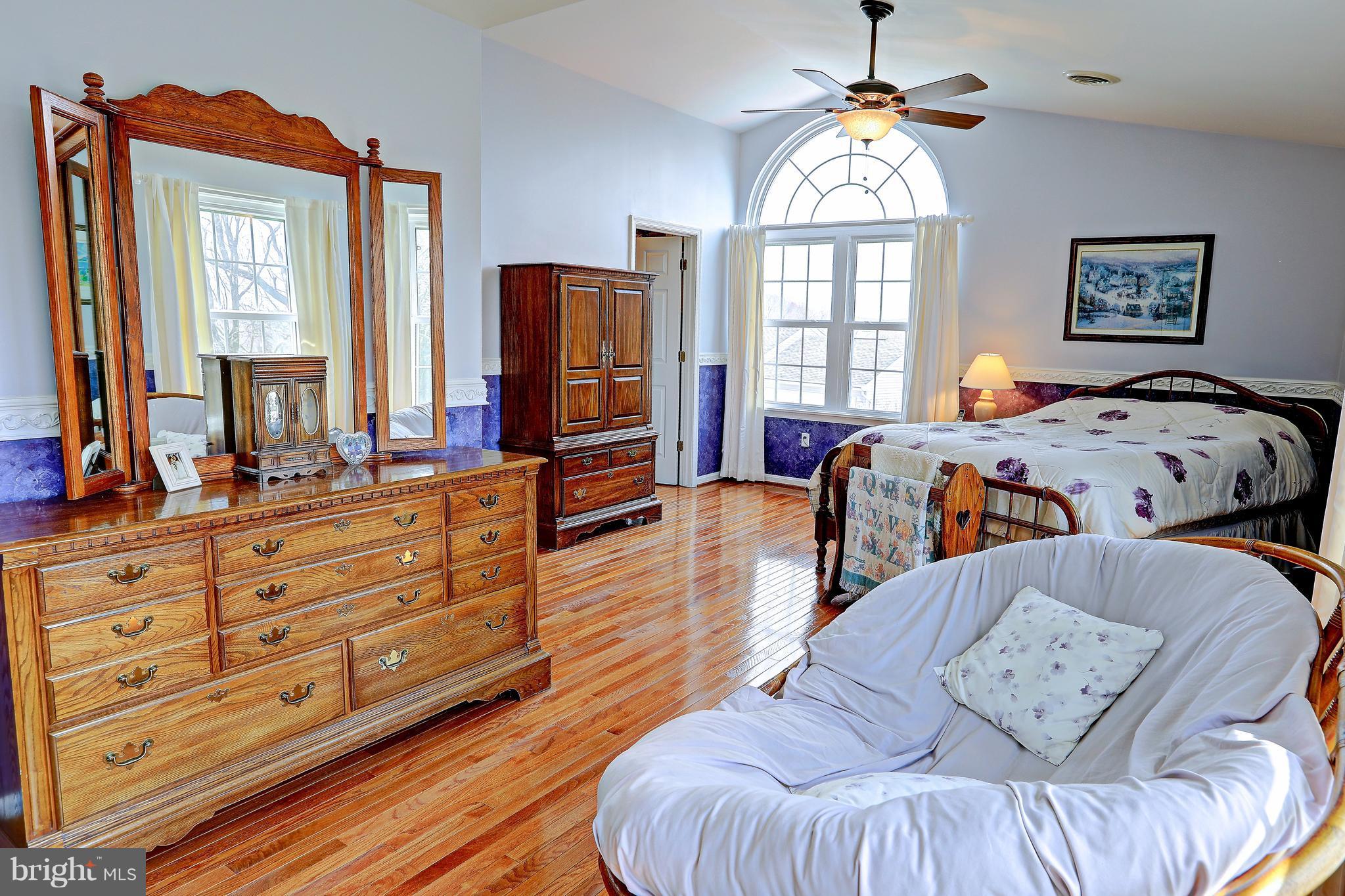 DEVLIN SQUARE - Residential