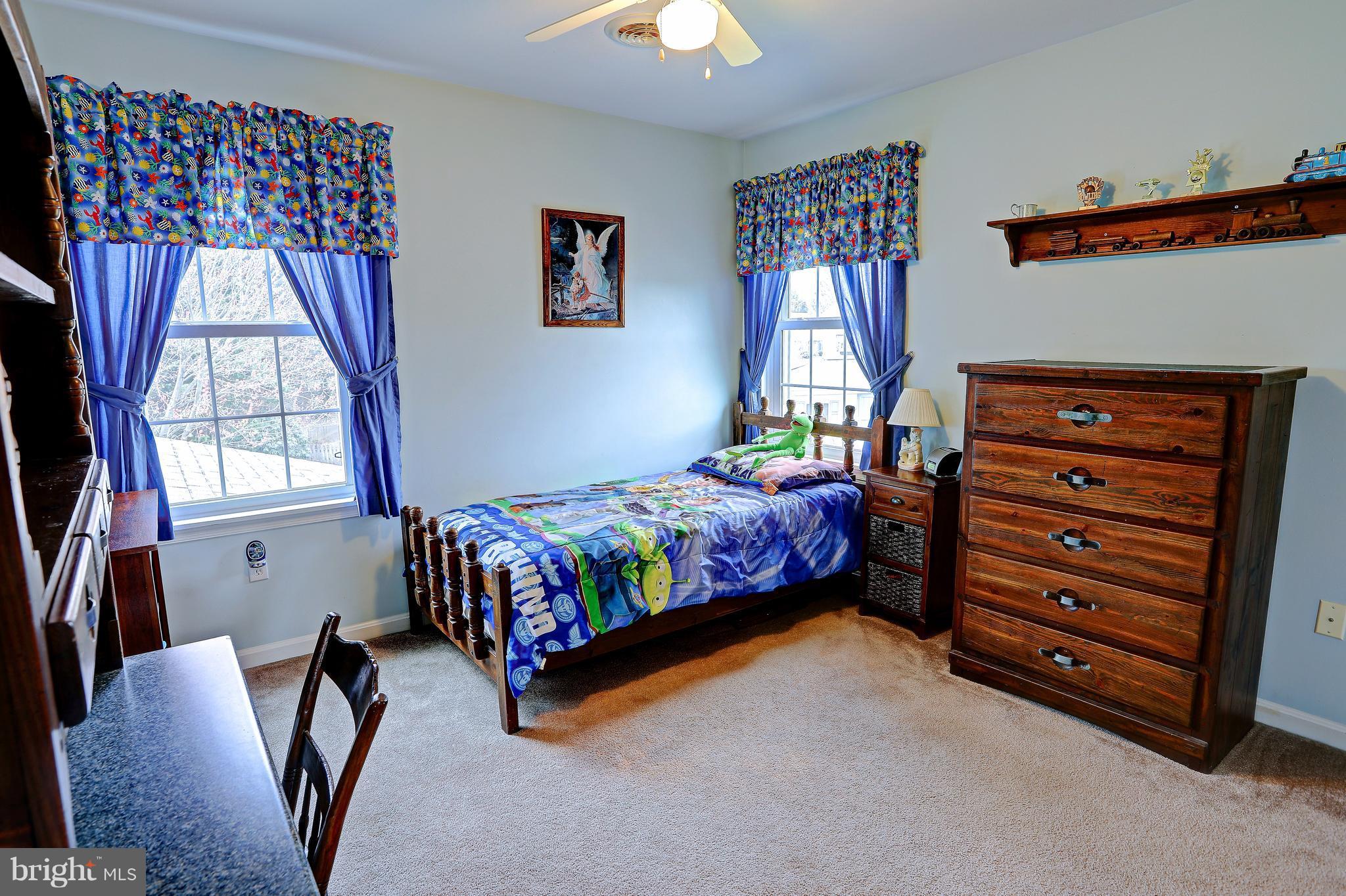 DEVLIN SQUARE - Residential