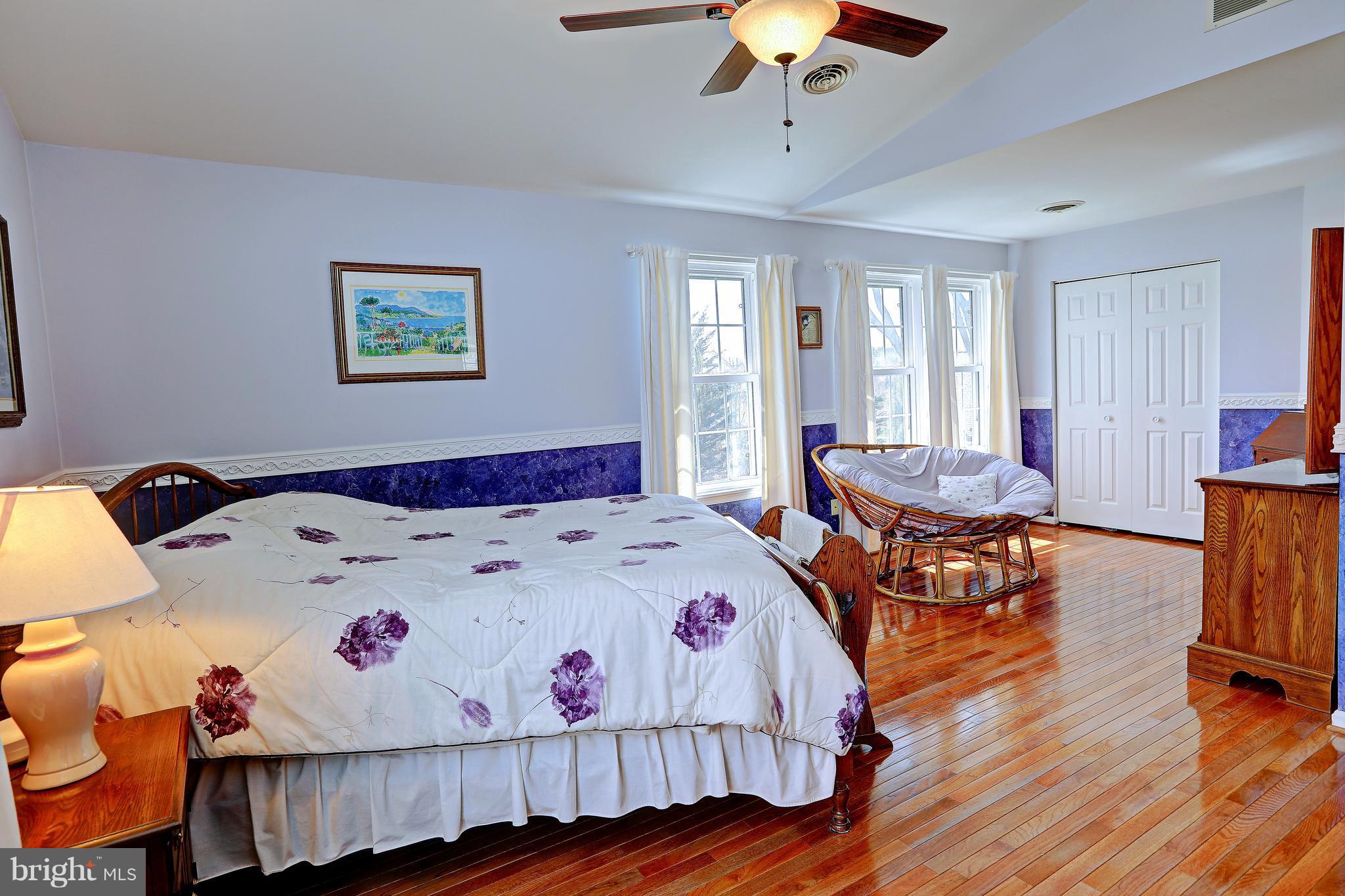 DEVLIN SQUARE - Residential