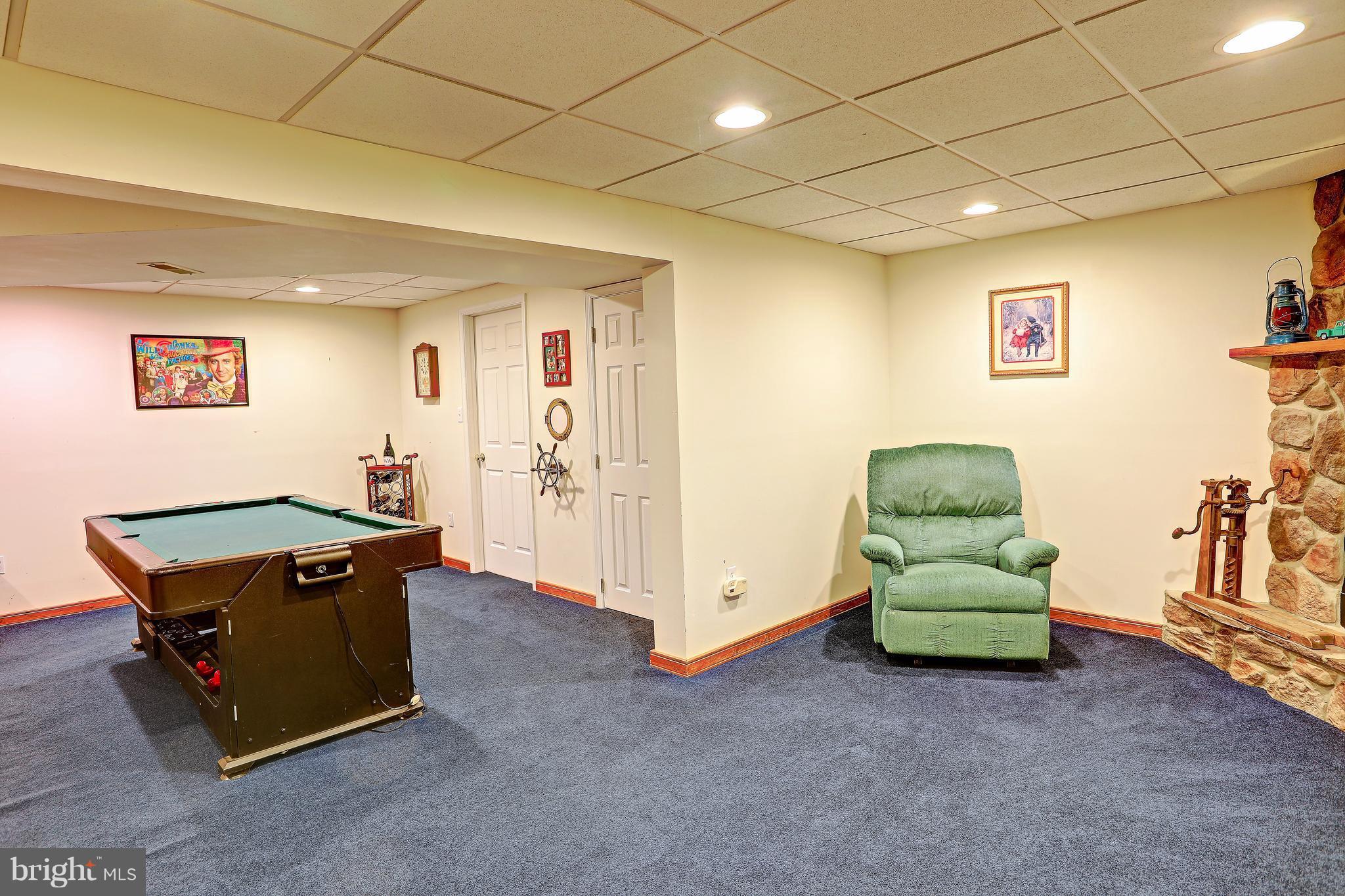 DEVLIN SQUARE - Residential