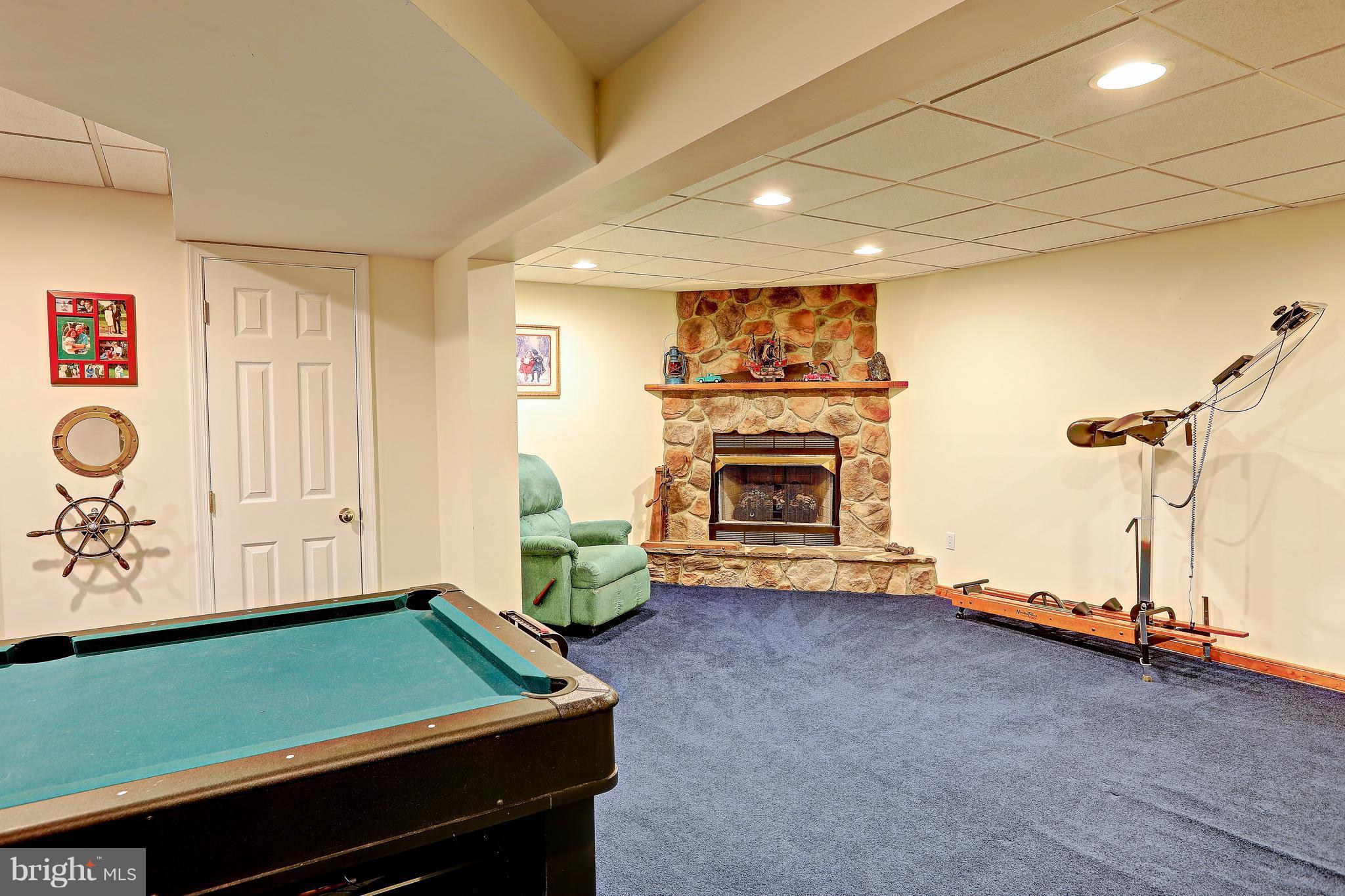 DEVLIN SQUARE - Residential