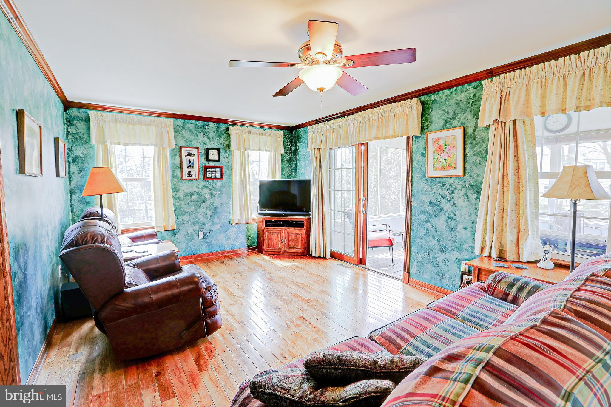 DEVLIN SQUARE - Residential