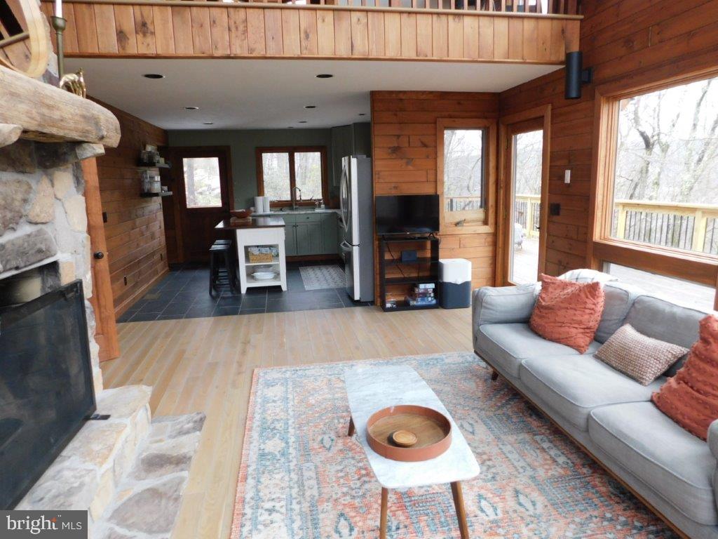 THE PRESERVE AT NEW CREEK LAKE - Residential