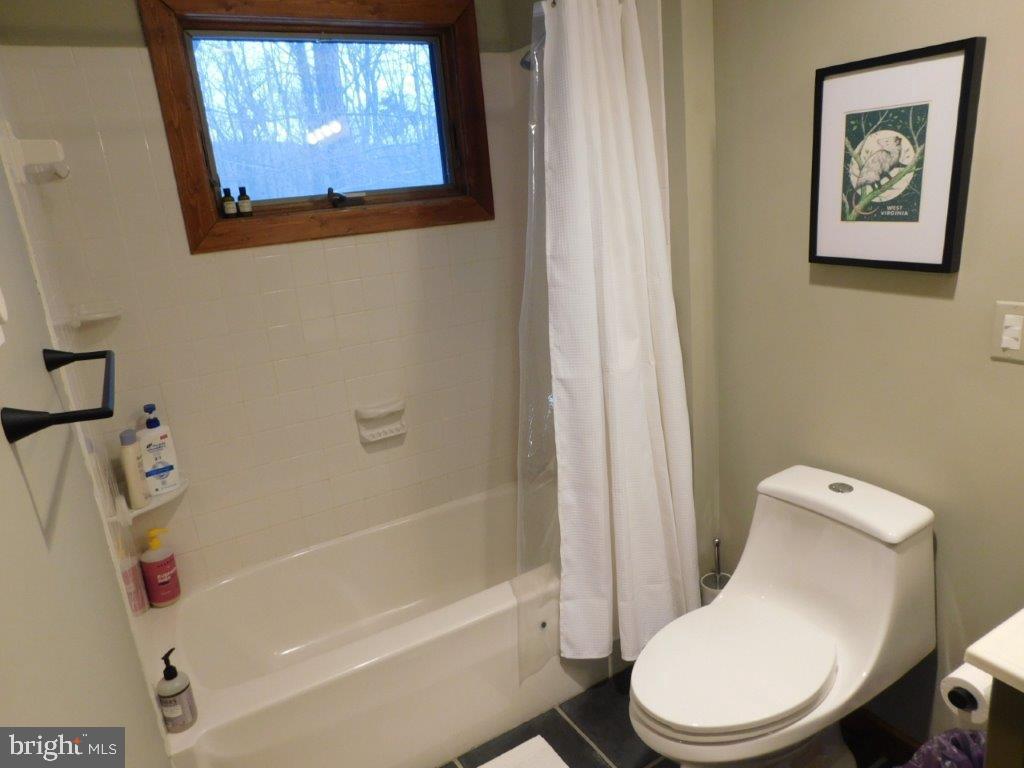 THE PRESERVE AT NEW CREEK LAKE - Residential