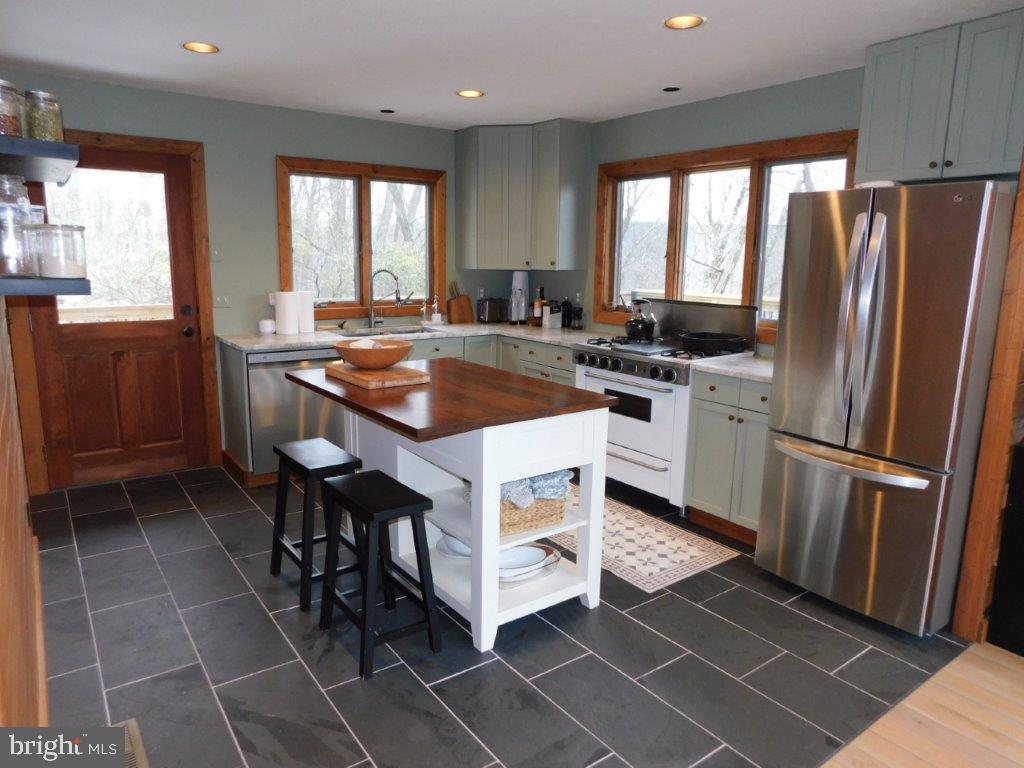 THE PRESERVE AT NEW CREEK LAKE - Residential