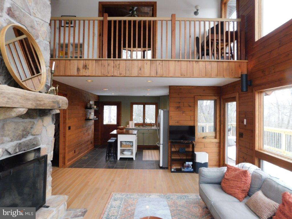 THE PRESERVE AT NEW CREEK LAKE - Residential