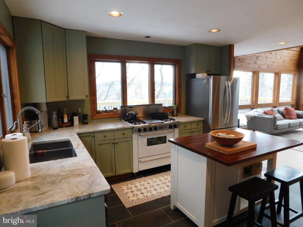 THE PRESERVE AT NEW CREEK LAKE - Residential