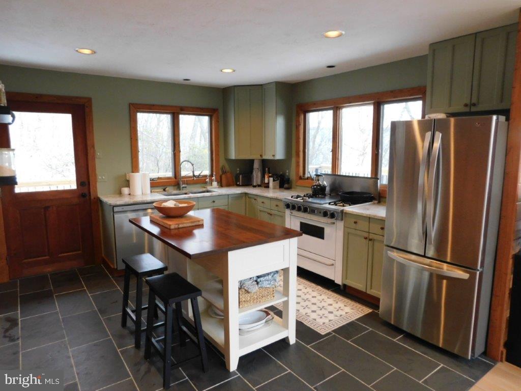 THE PRESERVE AT NEW CREEK LAKE - Residential