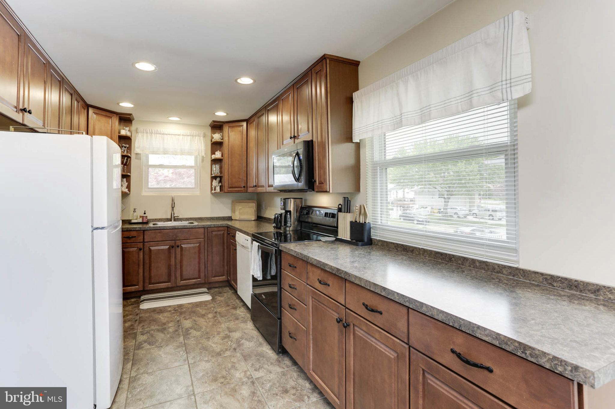 THE HIGHLANDS - Residential