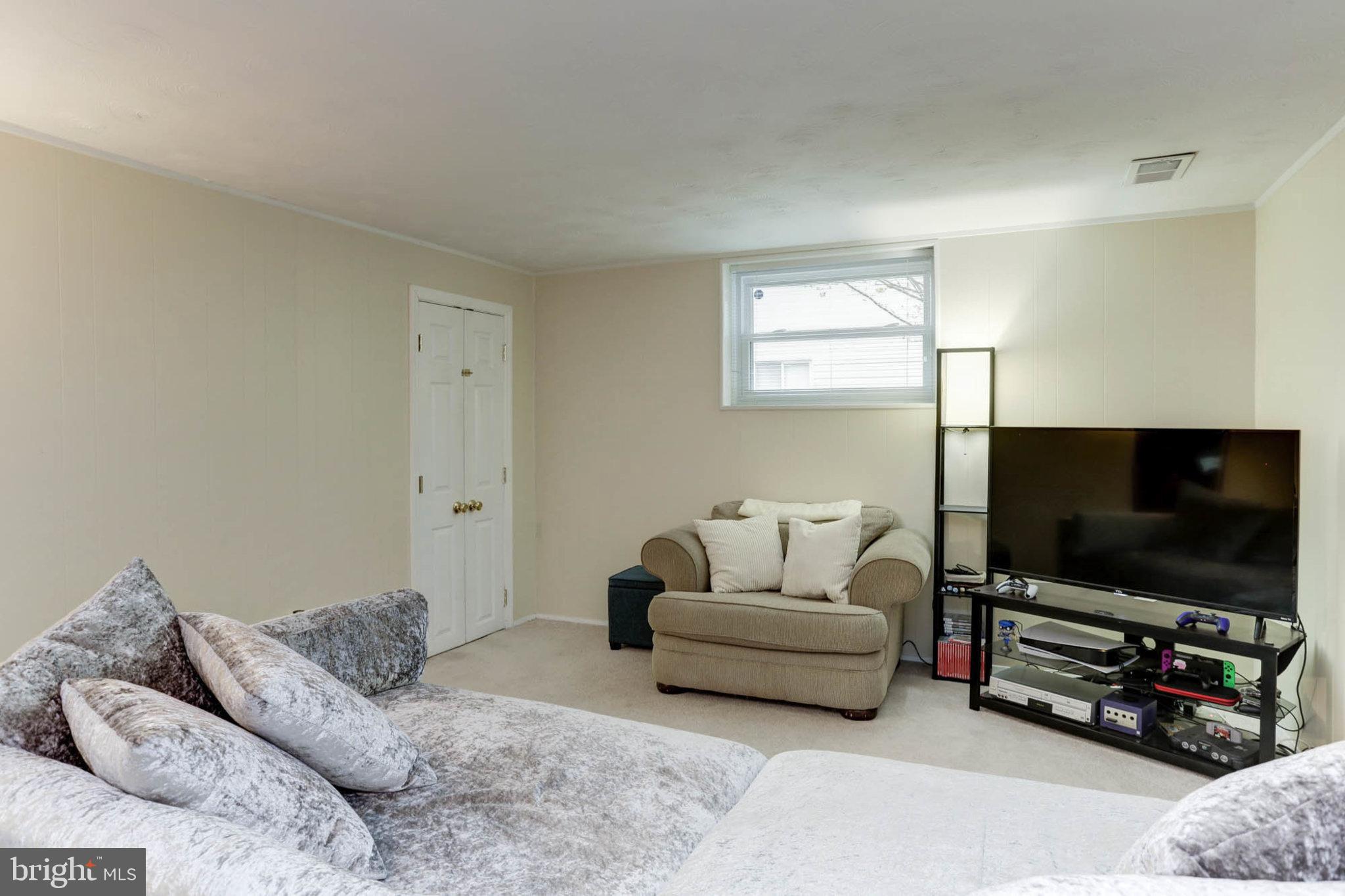 THE HIGHLANDS - Residential