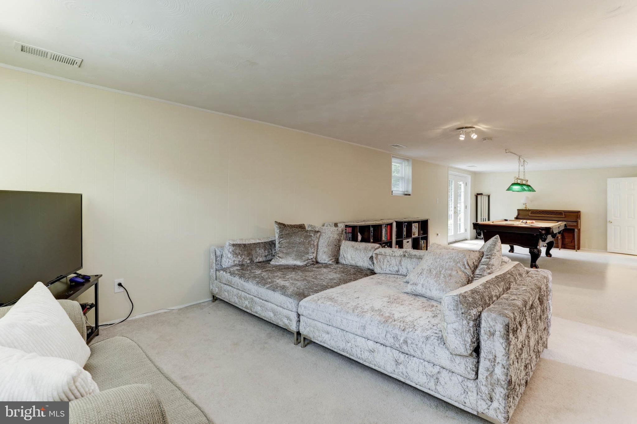 THE HIGHLANDS - Residential