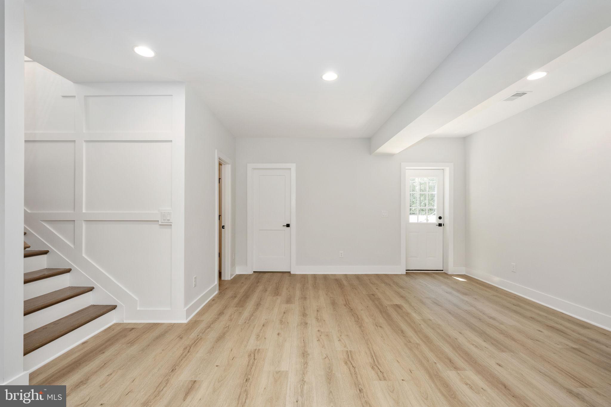 ROSNI ESTATES - Residential