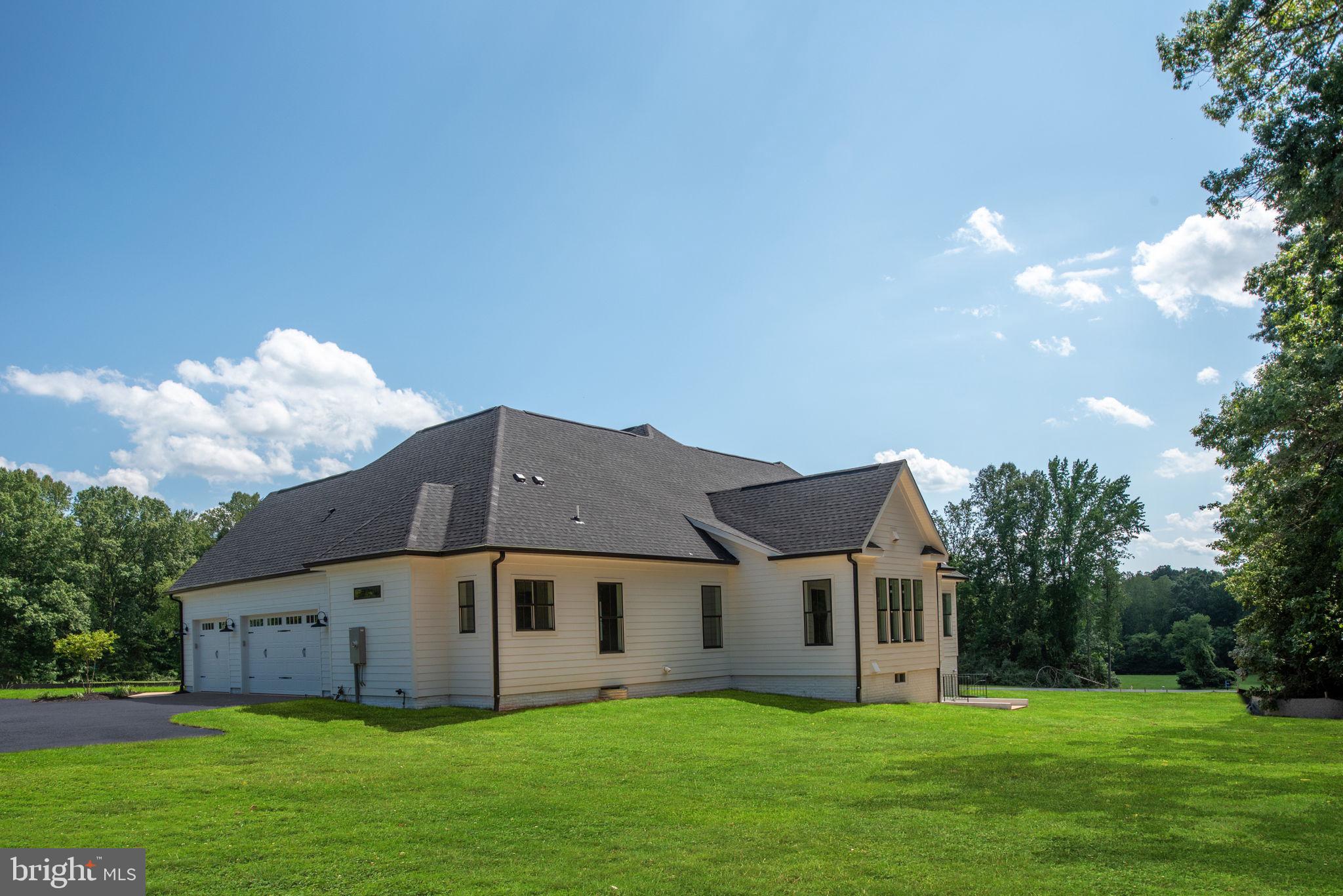 ROSNI ESTATES - Residential