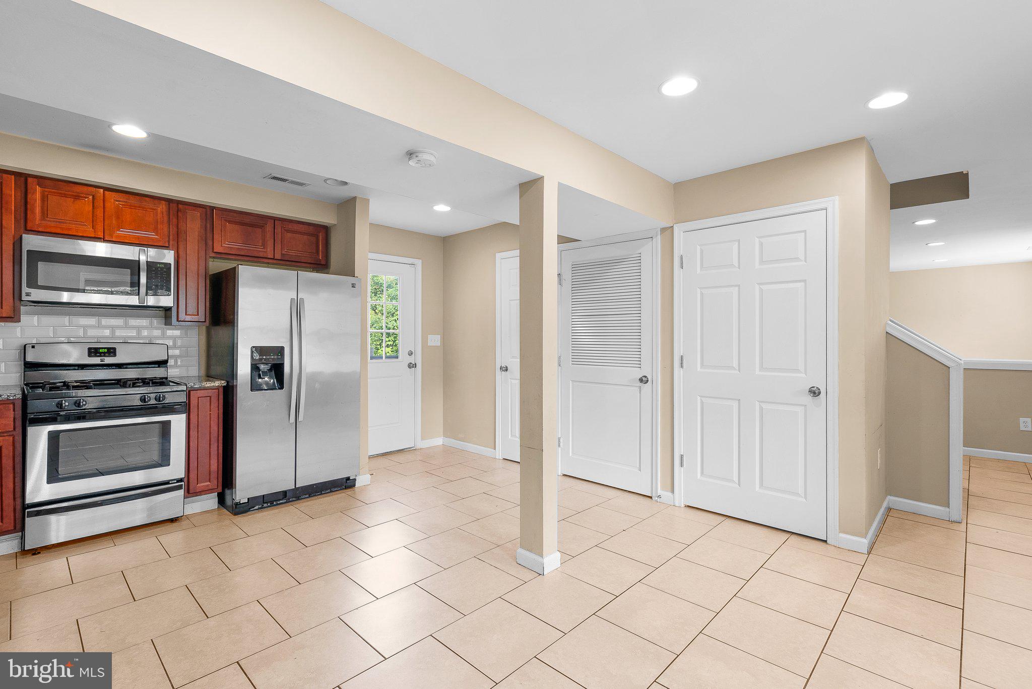 SUNNY ACRES - Residential