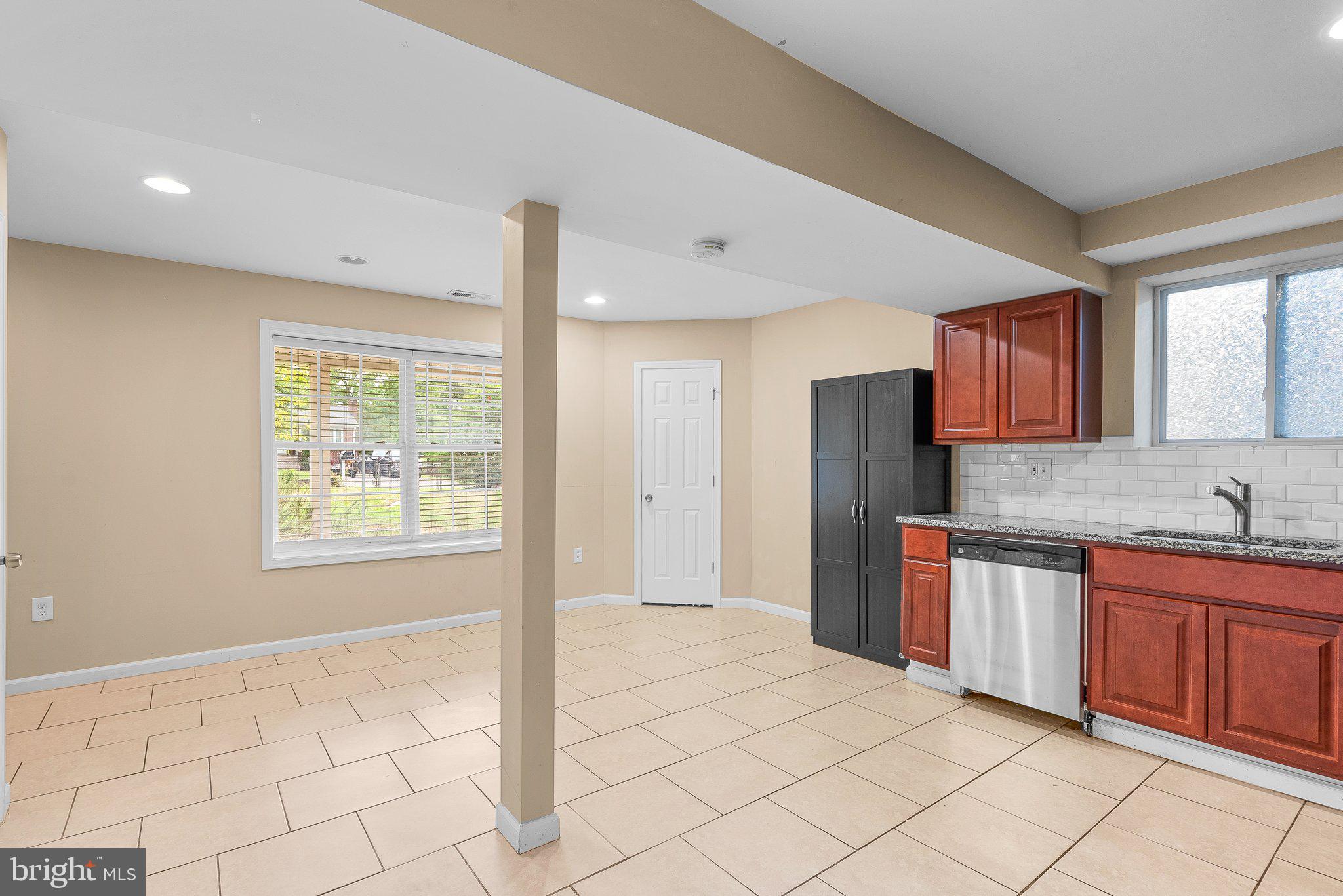 SUNNY ACRES - Residential