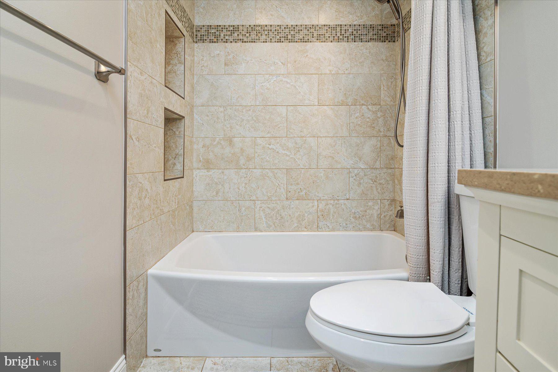 ROCKLAND RUN - Residential