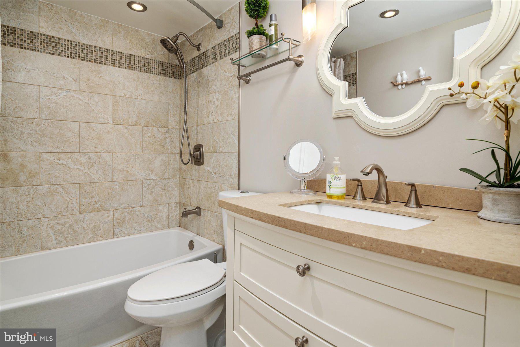 ROCKLAND RUN - Residential