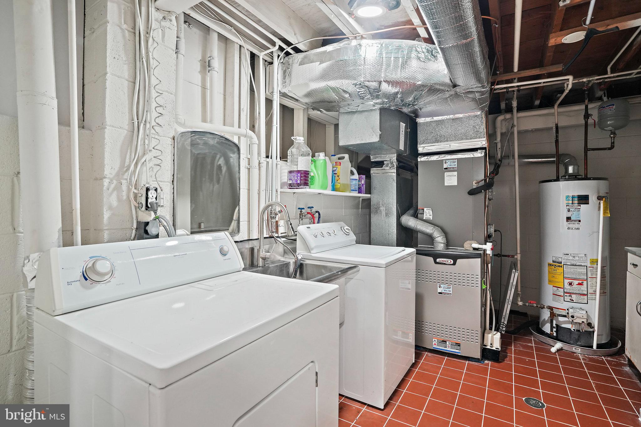 FERNWOOD - Residential Lease