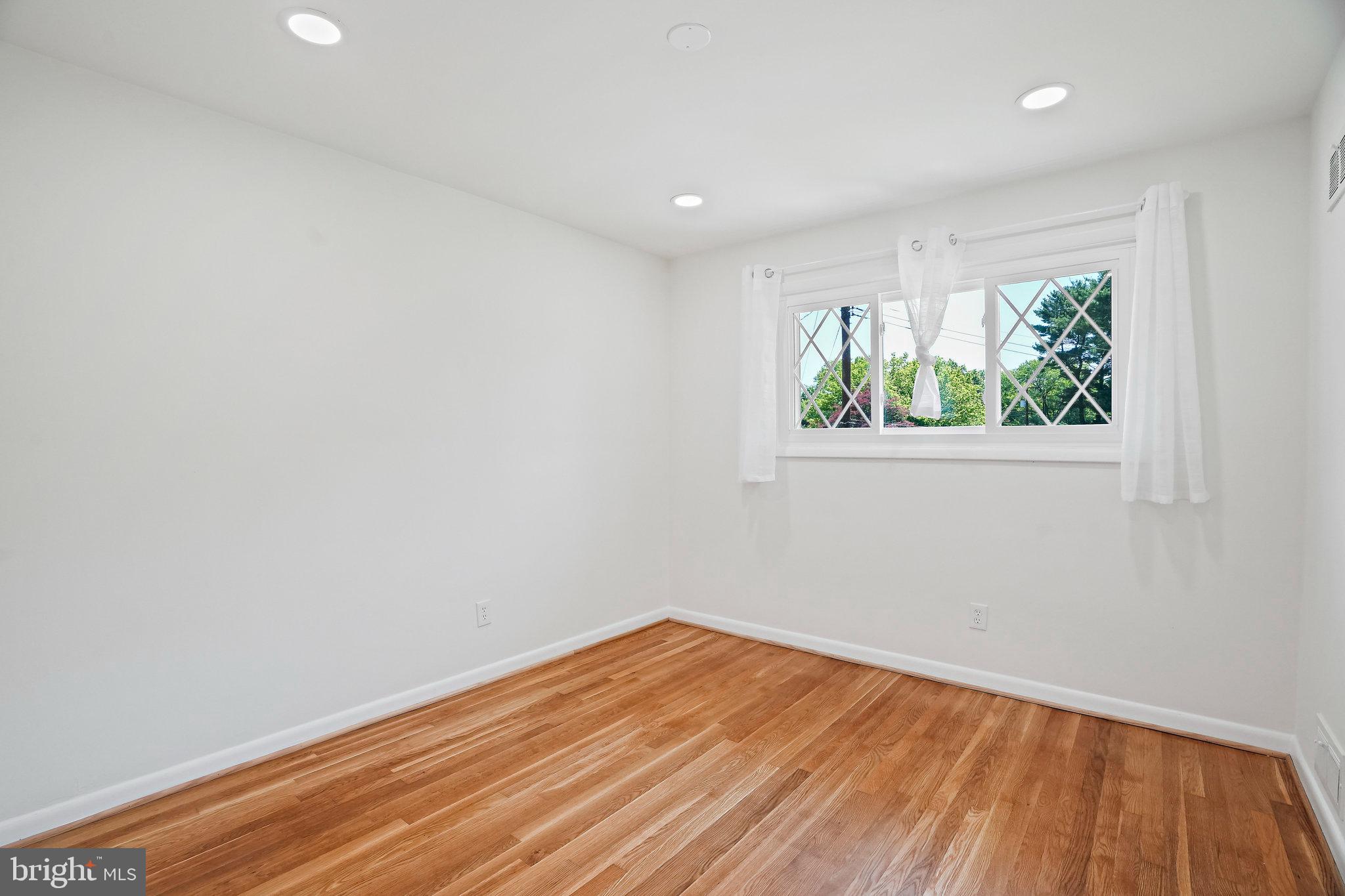 FERNWOOD - Residential Lease