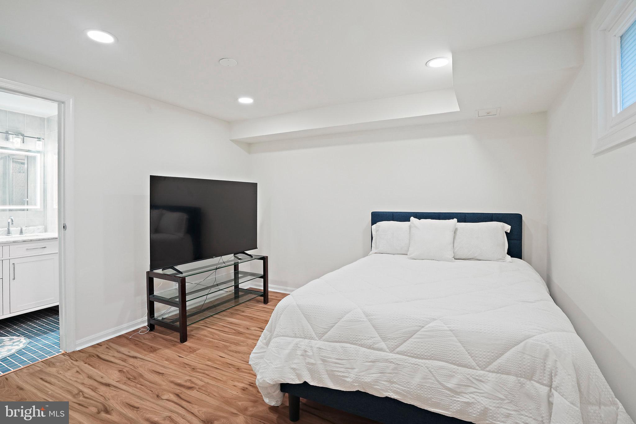 FERNWOOD - Residential Lease