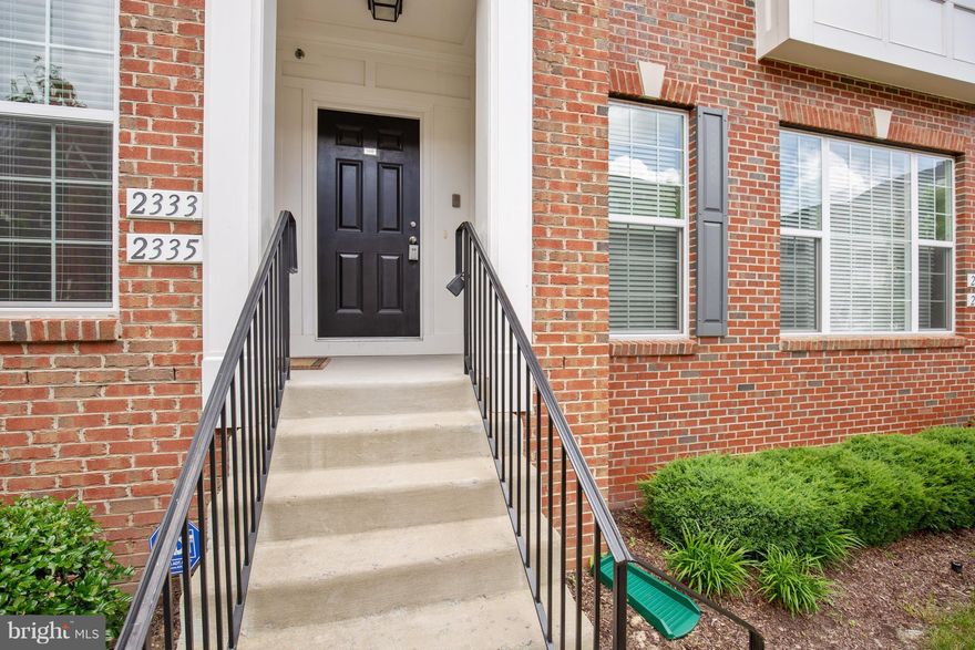 BEAUTIFUL 1 CAR GARAGE CONDO IN POTOMAC CLUB! GATED COMMUNITY WITH OUTSTANDING AMMENITIES! YOU SAVE MONEY ON GYM MEMBERSHIP, SECURITY SYSTEM...LOCATED ACROSS STONEBRIDGE SHOPPING CENTER, CLOSE TO 95, RT1, VRE AND EXPRESS LANES. MANY UPGRADES! MASTER SUITE & SPA BATH. 2 ADDITIONAL LARGE BEDROOMS. MAIN LEVEL OPEN FLOOR PLAN WITH GOURMET KITCHEN AND BALCONY. MOVE IN READY!