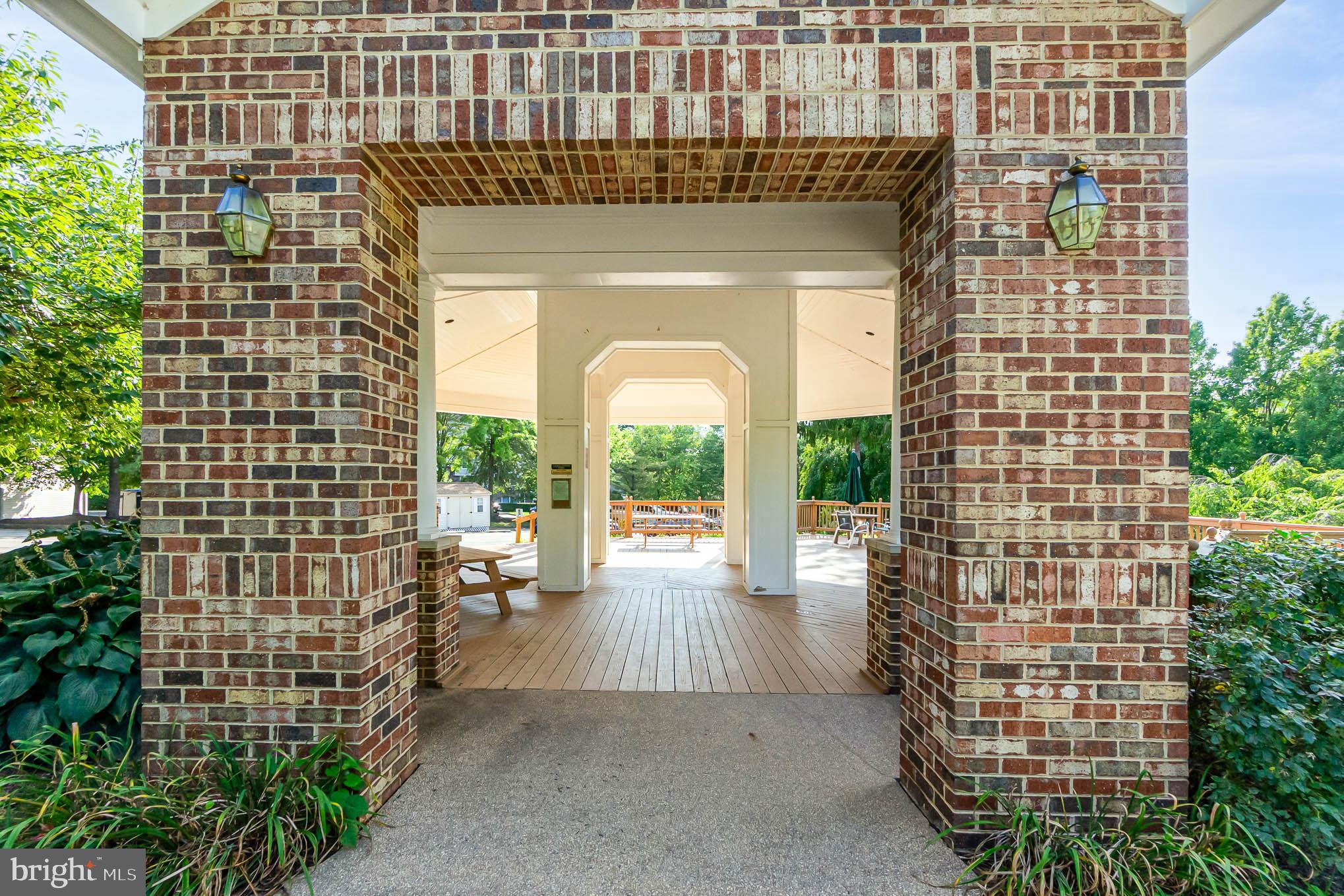 ENGLISH COUNTRY MANOR - Residential