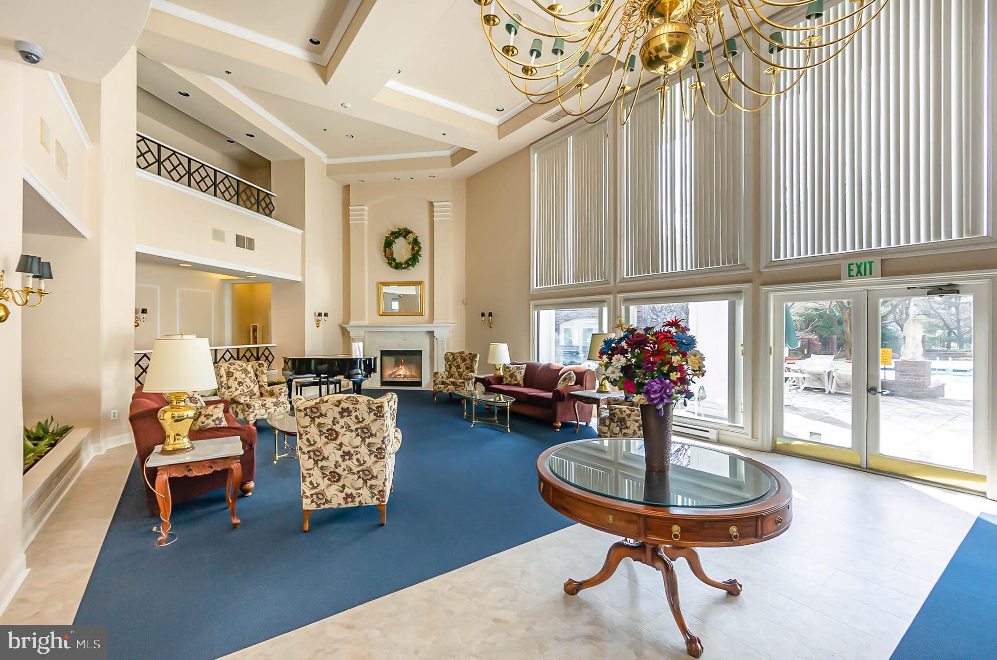 ENGLISH COUNTRY MANOR - Residential