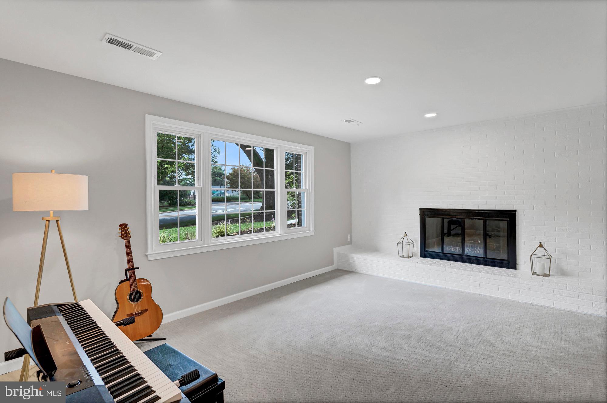 LAKEVALE ESTATES - Residential