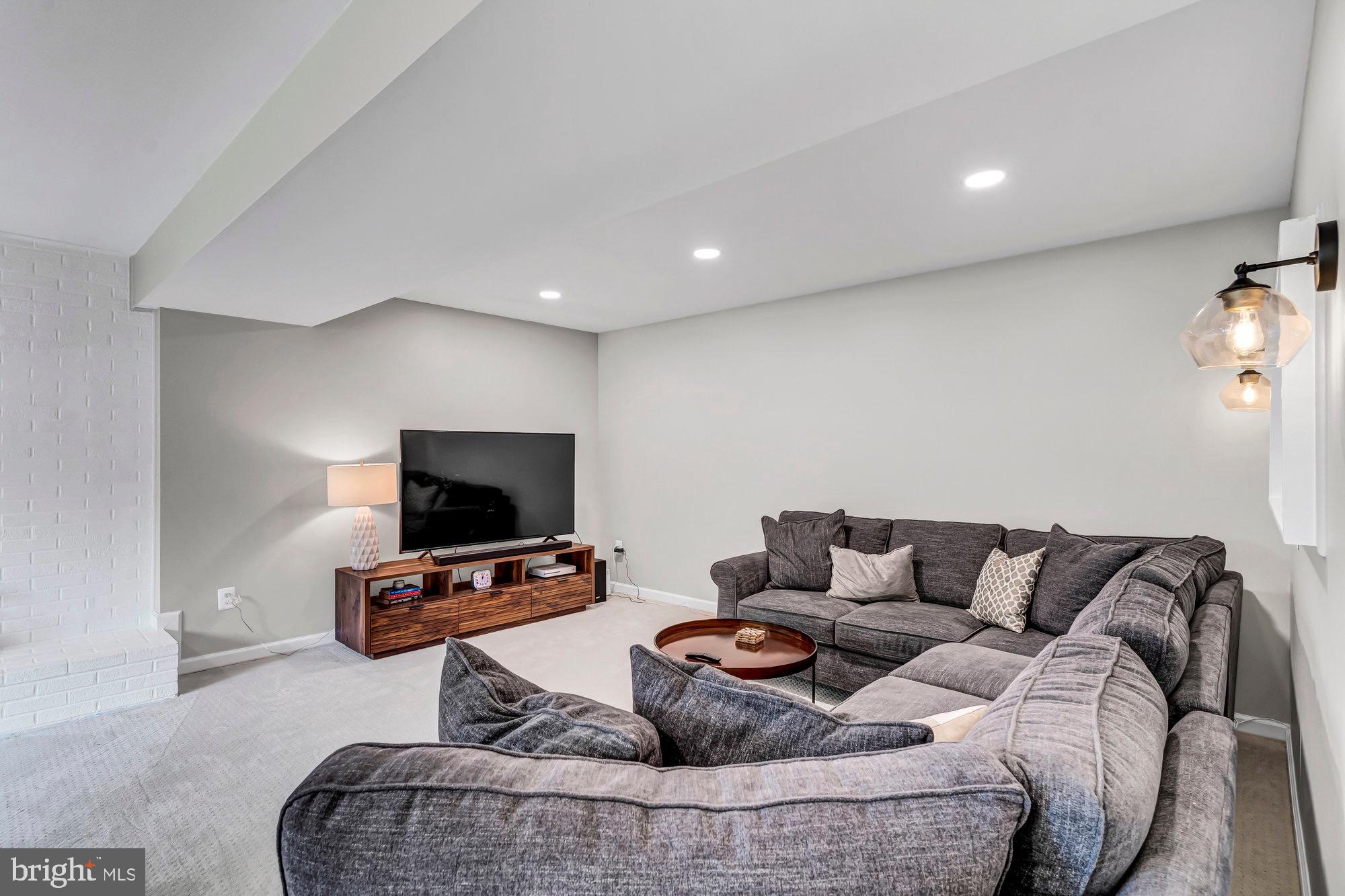 LAKEVALE ESTATES - Residential