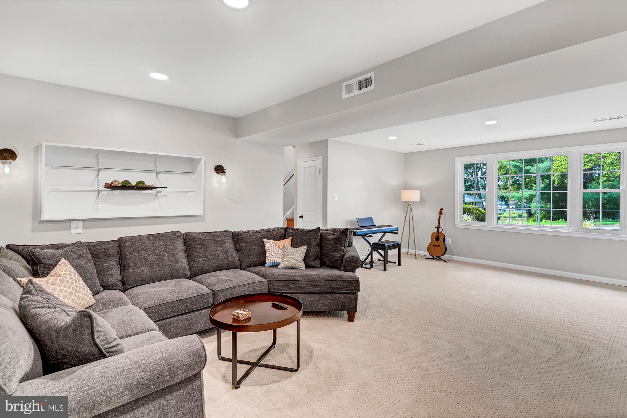 LAKEVALE ESTATES - Residential