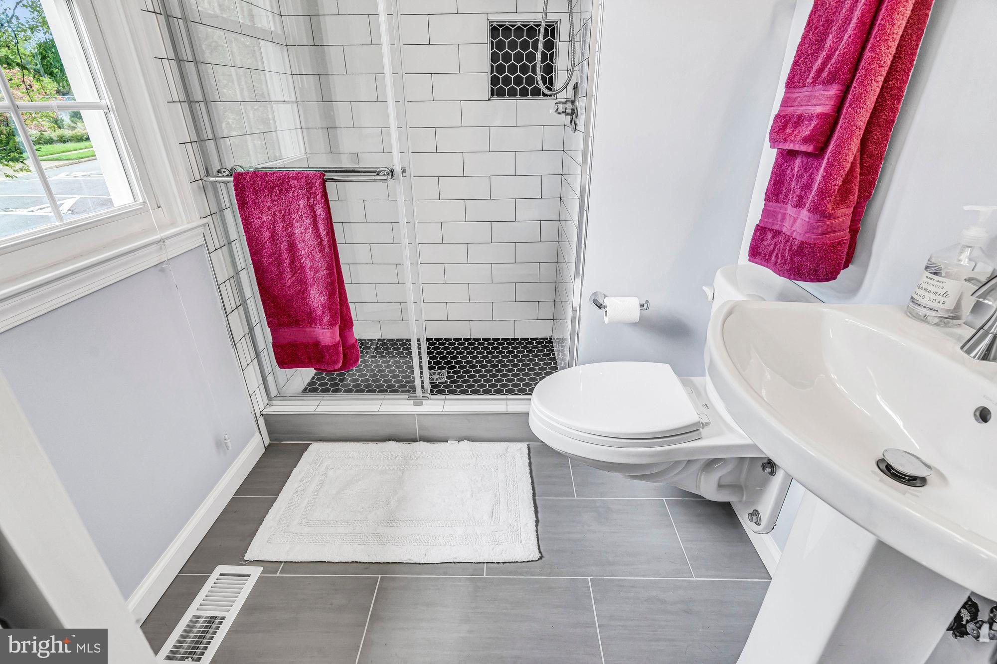 LAKEVALE ESTATES - Residential