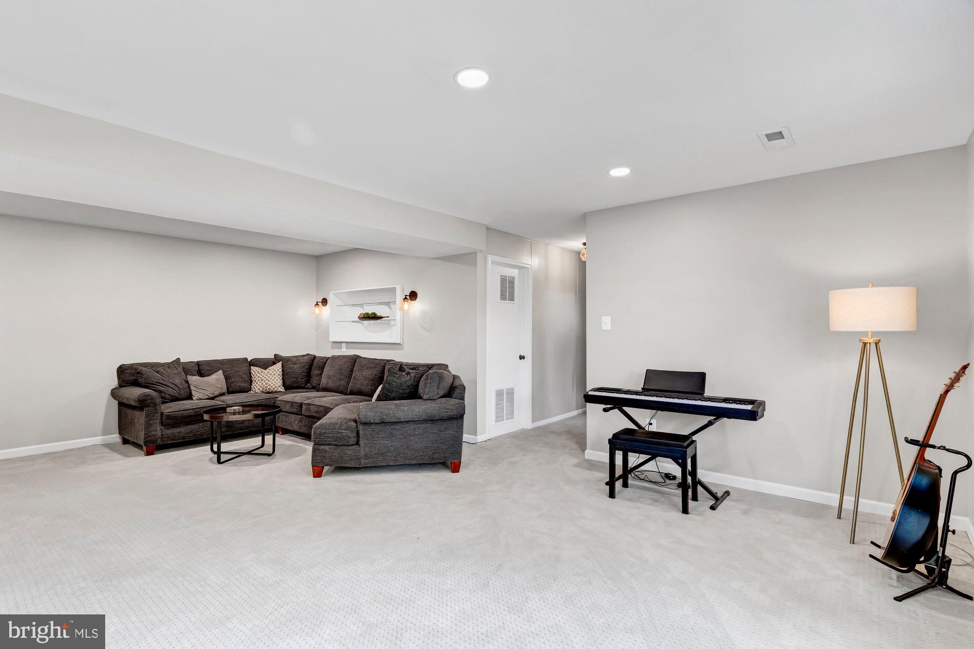 LAKEVALE ESTATES - Residential