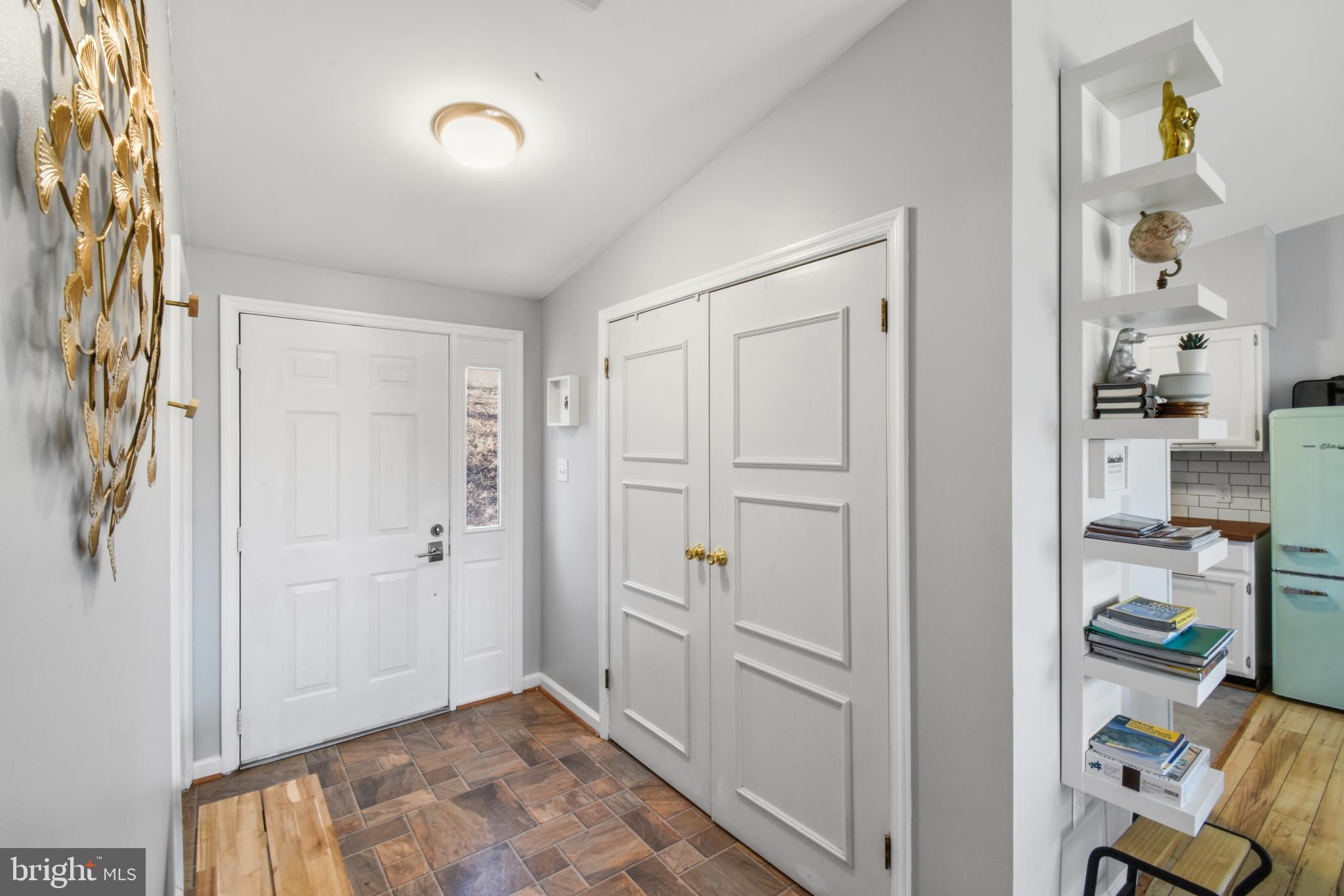 180 CREST LANE