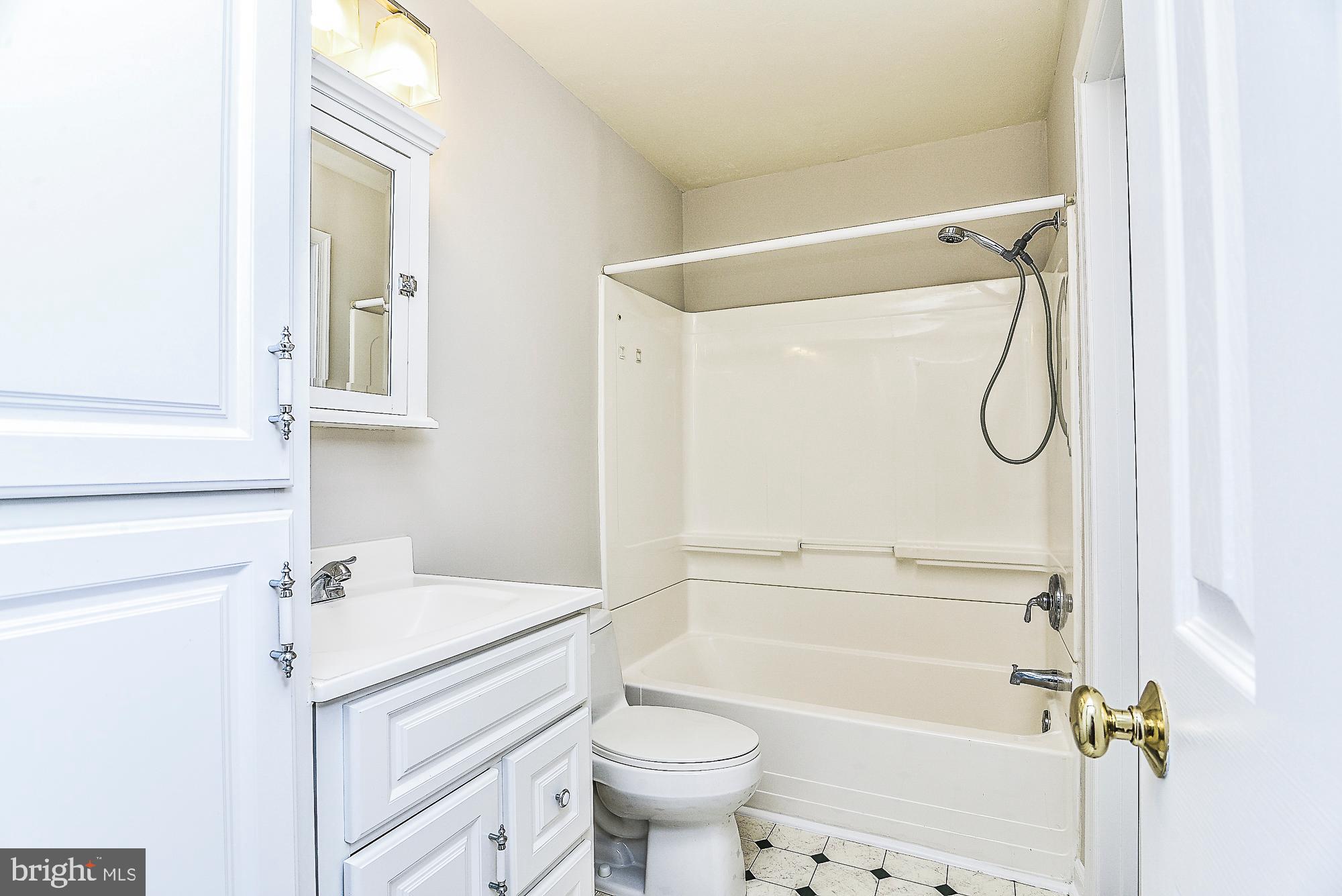 KEENE MILL MANOR - Residential